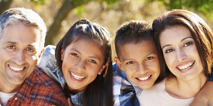 Smiling Family - Dental Family